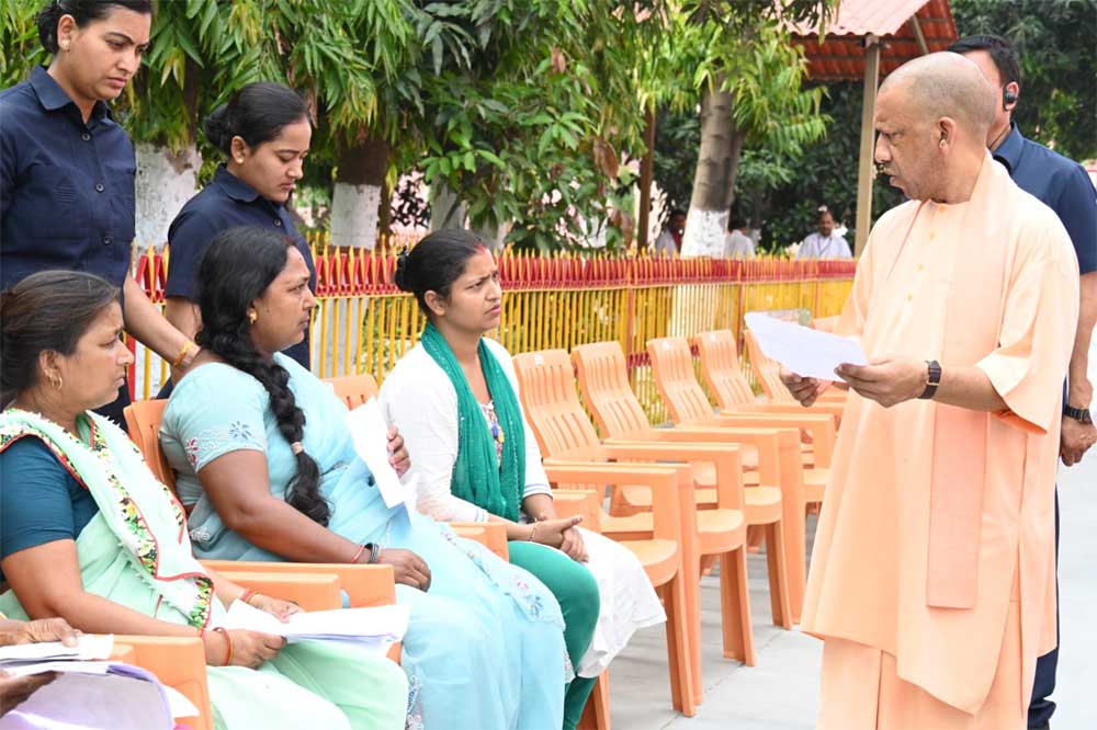 जनता दर्शन में भूमि संबंधी शिकायतों पर मुख्यमंत्री ने डीएम को दिए निर्देश जनता दर्शन में भूमि संबंधी शिकायतों पर मुख्यमंत्री ने डीएम को दिए निर्देश