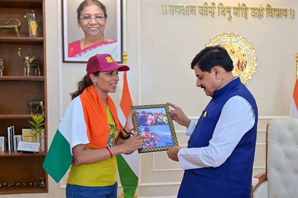 मुख्यमंत्री डॉ. यादव से मिलीं पर्वतारोही अंजना यादव मुख्यमंत्री डॉ. यादव से मिलीं पर्वतारोही अंजना यादव