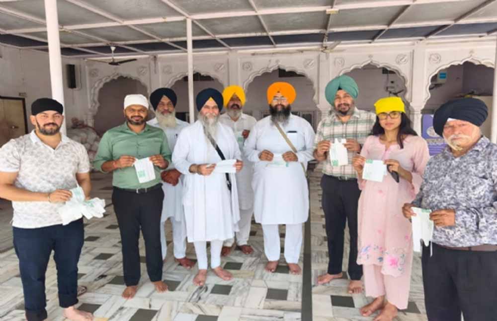 पर्यावरण संरक्षण की ओर बड़ा कदम, श्री दुखनिवारन साहिब ने अपनाए कम्पोस्टेबल प्रसाद लिफाफे पर्यावरण संरक्षण की ओर बड़ा कदम, श्री दुखनिवारन साहिब ने अपनाए कम्पोस्टेबल प्रसाद लिफाफे