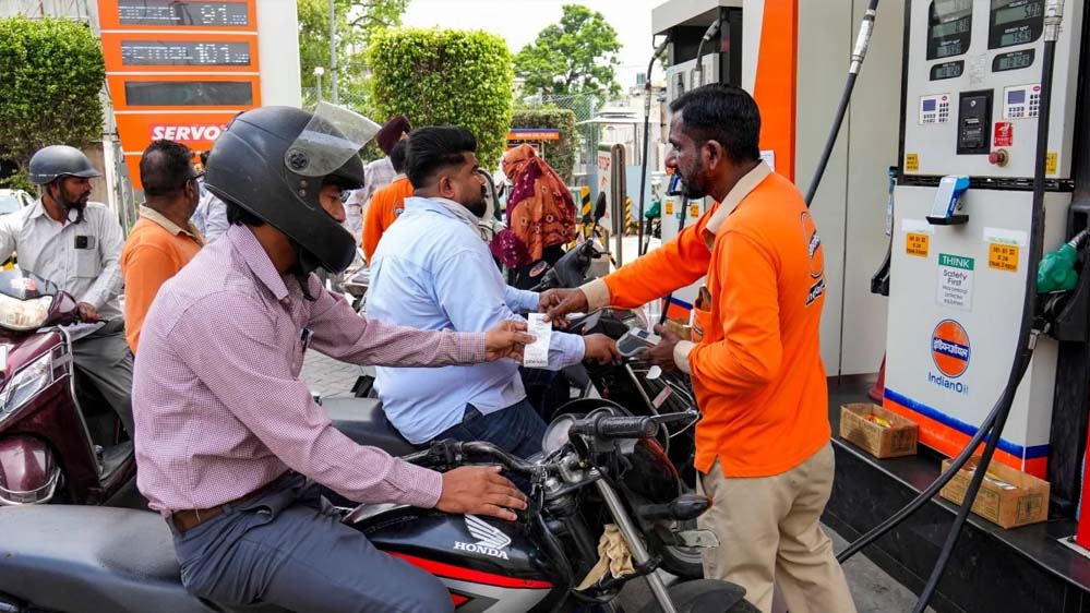 कच्चा तेल हुआ सस्ता, लेकिन पेट्रोल-डीजल के भाव जस के तस! 19 जून के ताजा रेट चेक करें