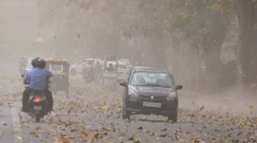 मध्यप्रदेश में मौसम का प्रहार: देवास में बही कार, झाबुआ में झमाझम बारिश; जानिए कब आएगा मानसून