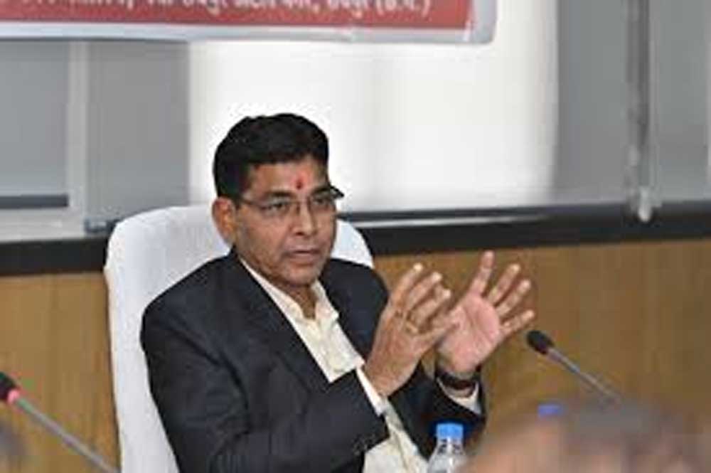 उच्च शिक्षा मंत्री टंक राम वर्मा ने दी नए शैक्षणिक सत्र की शुभकामनाएं उच्च शिक्षा मंत्री टंक राम वर्मा ने दी नए शैक्षणिक सत्र की शुभकामनाएं