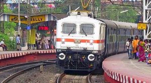 1 साल बाद फिर पटरी पर लौटेंगी ट्रेनें, दिल्ली से जम्मू-कश्मीर का सफर होगा आसान 1 साल बाद फिर पटरी पर लौटेंगी ट्रेनें, दिल्ली से जम्मू-कश्मीर का सफर होगा आसान