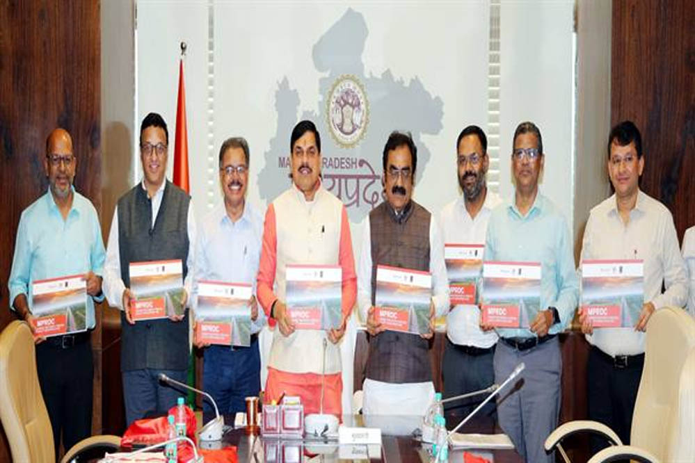 CM डॉ. मोहन यादव ने लॉन्च की MPRDC की कॉफी टेबल बुक, MP के इंफ्रास्ट्रक्चर विकास की दिखाई नई तस्वीर