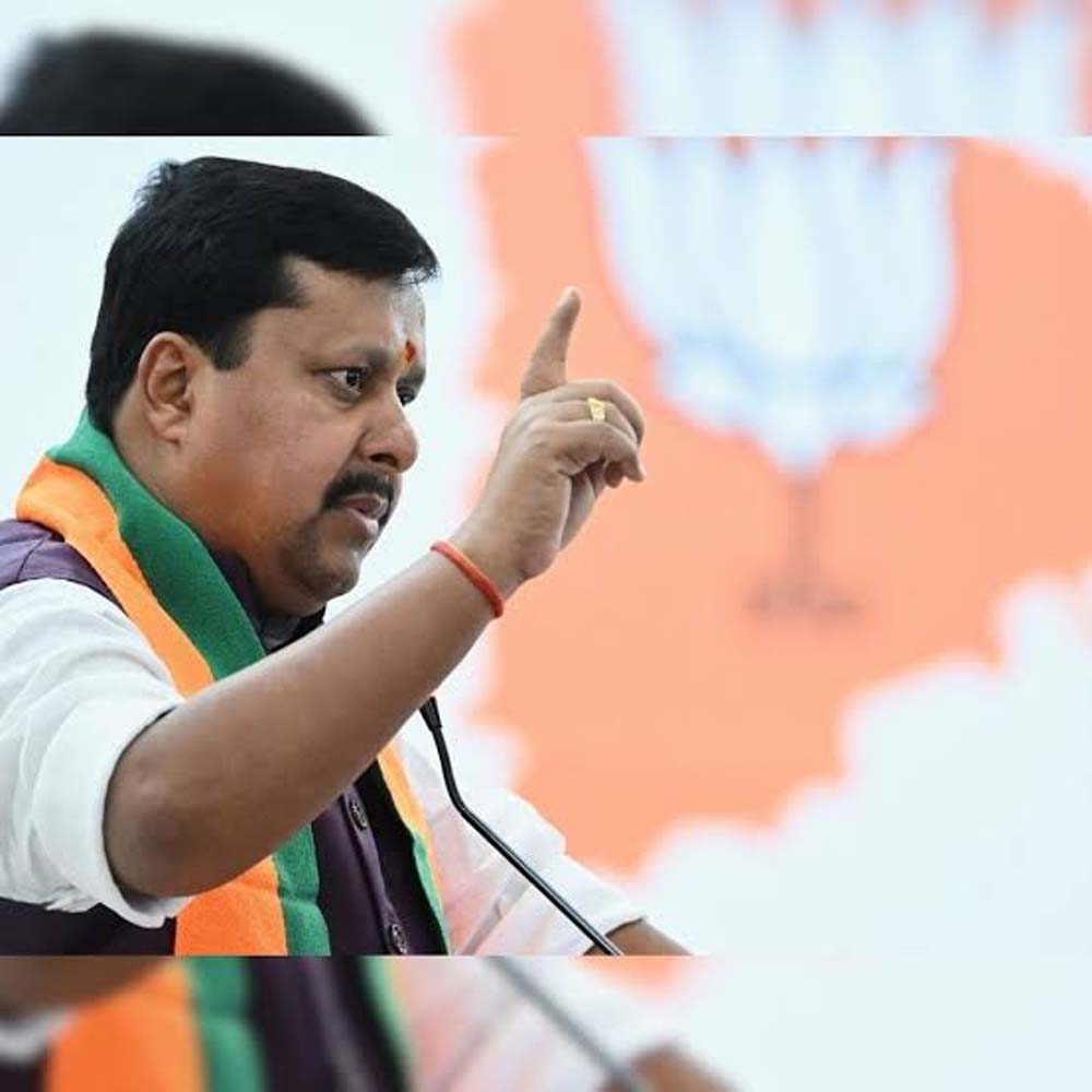 यूपी में तीसरी जीत का लक्ष्य, सांसद-विधायकों को बूथ स्तर तक सक्रिय रहने की नसीहत