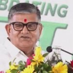 ‘इतने पौधे लगाए कि धरती पर इंचभर जगह नहीं बची!’ प्रशासक ने वन महोत्सव में अधिकारियों की खिंचाई की