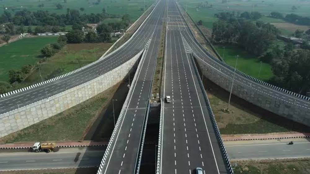 सड़क मरम्मत में लापरवाही पर सख्ती, घटिया काम करने वाले ठेकेदार होंगे ब्लैकलिस्ट