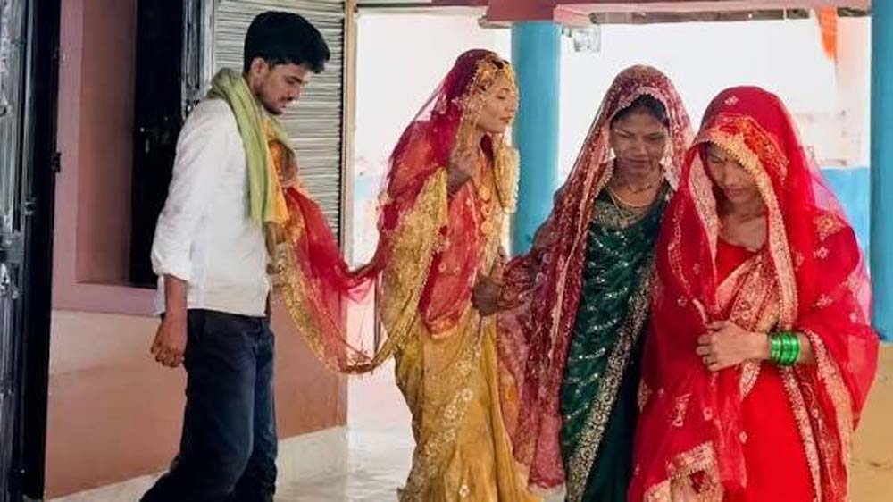 अमरोहा की वायरल शादी का खुलासा, तीनों बहनों ने बताया प्रैंक था पूरा मामला अमरोहा की वायरल शादी का खुलासा, तीनों बहनों ने बताया प्रैंक था पूरा मामला
