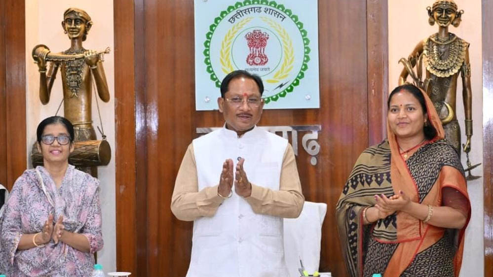 महतारी वंदन योजना से महिलाओं को मिल रहा आर्थिक संबल, CM विष्णुदेव साय का बड़ा बयान महतारी वंदन योजना से महिलाओं को मिल रहा आर्थिक संबल, CM विष्णुदेव साय का बड़ा बयान