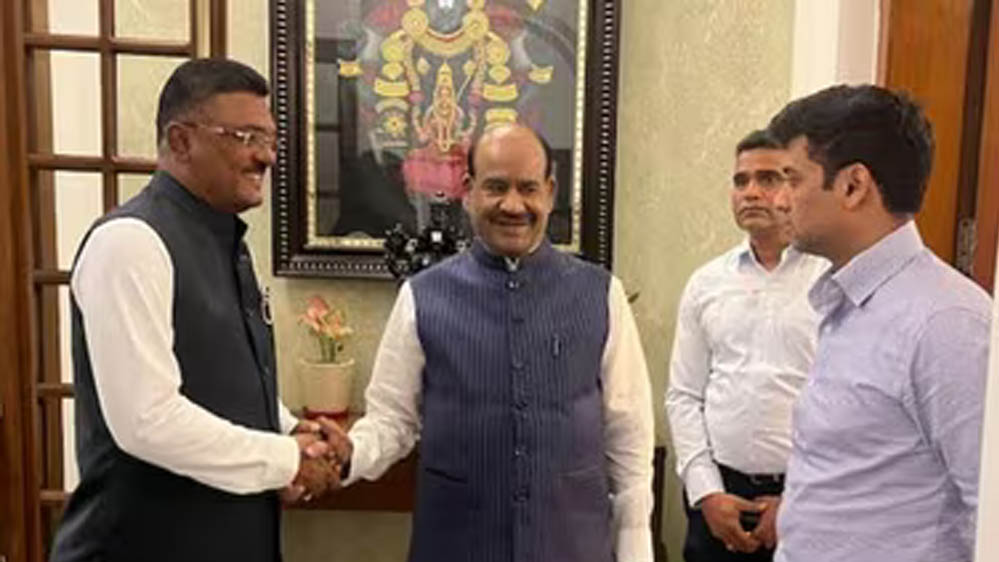 दिल्ली की सीक्रेट मीटिंग से बढ़ी सियासी हलचल, उद्धव कैंप में बगावत की चर्चाएं तेज