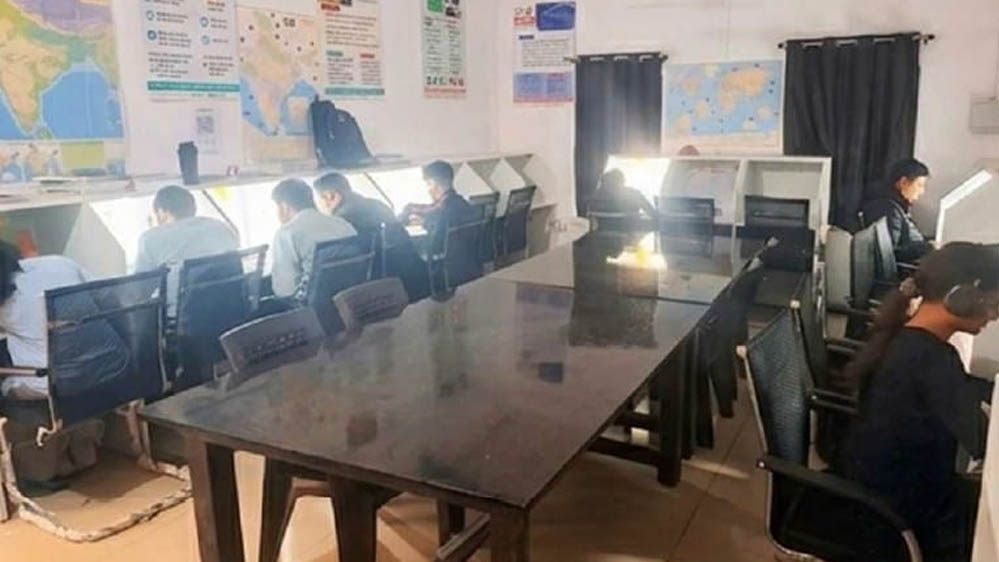 गांव के युवाओं को अफसर बनाने के लिए योगी सरकार का मेगा प्लान, मिलेगी बड़ी तैयारी गांव के युवाओं को अफसर बनाने के लिए योगी सरकार का मेगा प्लान, मिलेगी बड़ी तैयारी