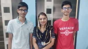 मासूम-मयंक की मेहनत रंग लाई, NEET में हासिल की शानदार रैंक मासूम-मयंक की मेहनत रंग लाई, NEET में हासिल की शानदार रैंक