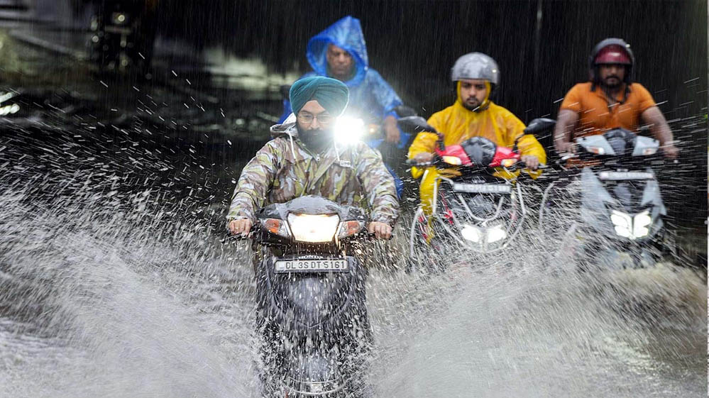 मौसम का बड़ा बदलाव: 10 हजार KM लंबी बादलों की पट्टी से बढ़ी बारिश की उम्मीद, बंगाल की खाड़ी पहुंचते ही बदलेगा मिजाज