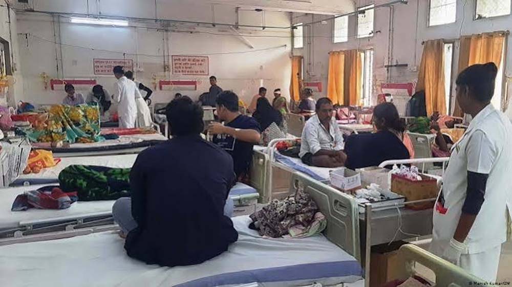 जिला अस्पतालों में आईसीयू, इमरजेंसी सेवा अनिवार्य, रेफरल व्यवस्था होगी पूरी तरह डिजिटल। जिला अस्पतालों में आईसीयू, इमरजेंसी सेवा अनिवार्य, रेफरल व्यवस्था होगी पूरी तरह डिजिटल।