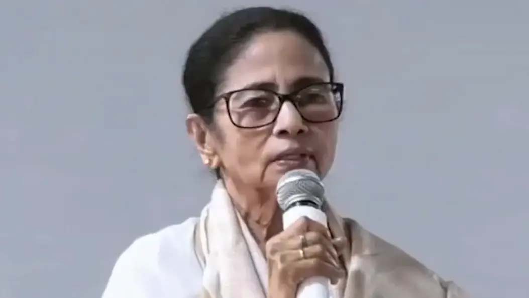 बागी TMC सांसदों को बुलाने पर सर्वदलीय बैठक से विपक्ष का सांकेतिक वॉकआउट बागी TMC सांसदों को बुलाने पर सर्वदलीय बैठक से विपक्ष का सांकेतिक वॉकआउट