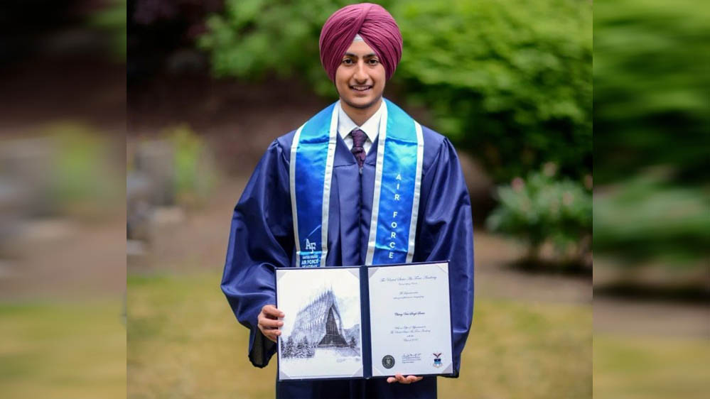 पहली बार किसी केशधारी सिख अमेरिकी को मिला अकादमी में प्रवेश, चिराग वीर सिंह सराओ ने बनाई पहचान पहली बार किसी केशधारी सिख अमेरिकी को मिला अकादमी में प्रवेश, चिराग वीर सिंह सराओ ने बनाई पहचान