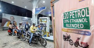 कार मालिक को मिली बड़ी राहत, E20 मामले में कंज्यूमर फोरम ने कंपनी को मुआवजा देने का दिया आदेश कार मालिक को मिली बड़ी राहत, E20 मामले में कंज्यूमर फोरम ने कंपनी को मुआवजा देने का दिया आदेश