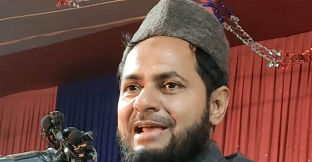 भगवान श्रीकृष्ण को मुस्लिम बताने वाले बयान पर विवाद, मौलाना जरजिस अंसारी के दावे पर तीखी प्रतिक्रियाएं भगवान श्रीकृष्ण को मुस्लिम बताने वाले बयान पर विवाद, मौलाना जरजिस अंसारी के दावे पर तीखी प्रतिक्रियाएं