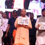 मुख्यमंत्री से सम्मान पाकर भावुक हुए युवा, बोले- सरकार की योजनाओं ने आत्मनिर्भर बनने का दिया अवसर मुख्यमंत्री से सम्मान पाकर भावुक हुए युवा, बोले- सरकार की योजनाओं ने आत्मनिर्भर बनने का दिया अवसर
