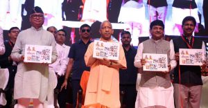मुख्यमंत्री से सम्मान पाकर भावुक हुए युवा, बोले- सरकार की योजनाओं ने आत्मनिर्भर बनने का दिया अवसर मुख्यमंत्री से सम्मान पाकर भावुक हुए युवा, बोले- सरकार की योजनाओं ने आत्मनिर्भर बनने का दिया अवसर