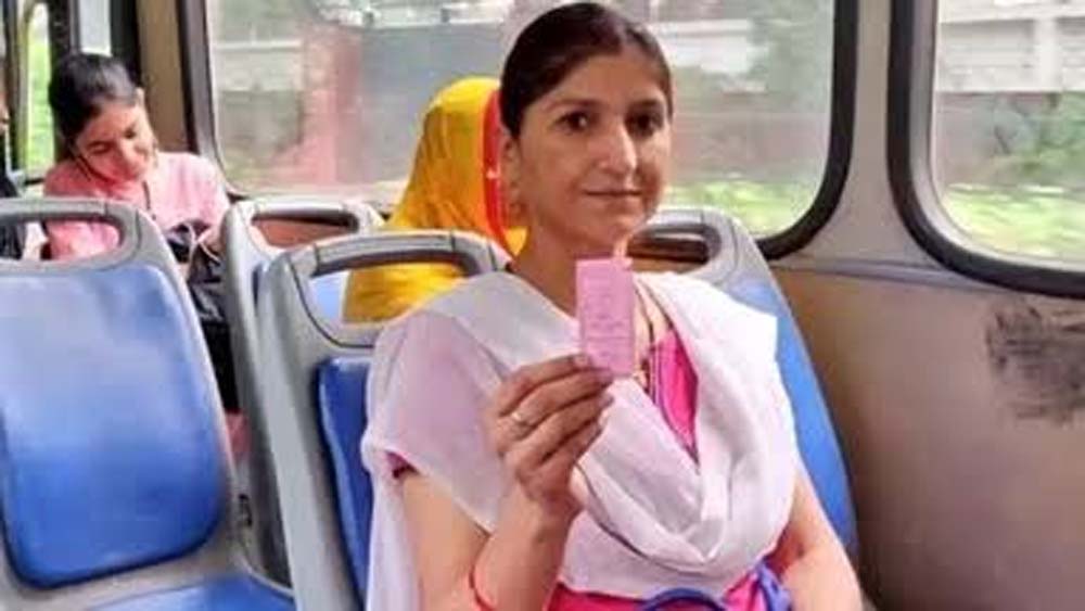 दिल्ली बसों में मुफ्त सफर के लिए सहेली पिंक स्मार्ट कार्ड हुआ अनिवार्य अब