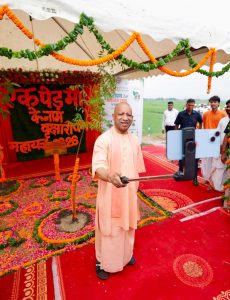 योगी सरकार के पौधरोपण अभियान में स्कूल-कॉलेज बने हरियाली के केंद्र