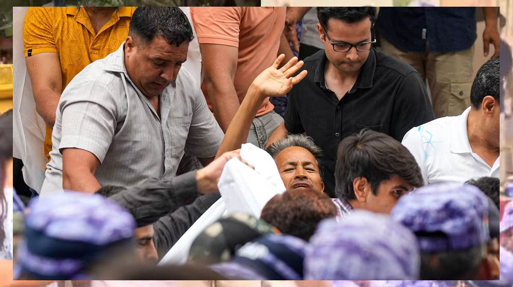सोनम वांगचुक को सफदरजंग अस्पताल ले गई पुलिस, जंतर-मंतर खाली कराने के पीछे क्या है कारण? सोनम वांगचुक को सफदरजंग अस्पताल ले गई पुलिस, जंतर-मंतर खाली कराने के पीछे क्या है कारण?
