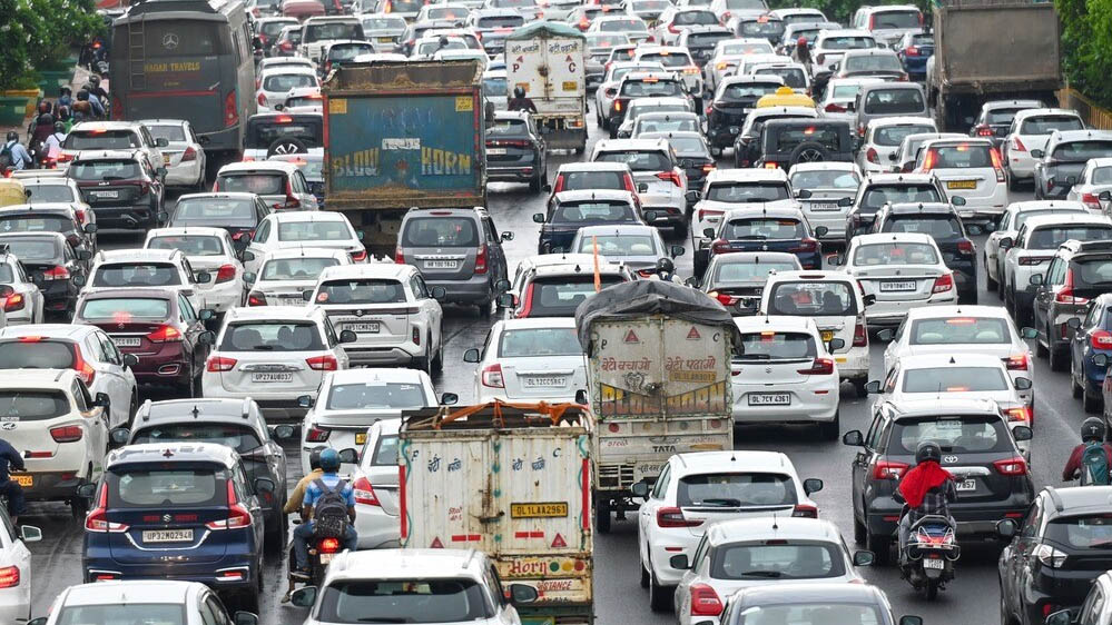 Delhi News: 1 नवंबर से 31 जनवरी तक इन वाहनों पर रोक, बढ़ेगी पार्किंग फीस; जानें नए नियम