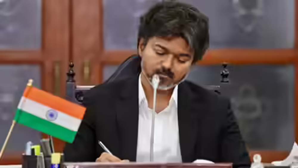 मुख्यमंत्री विजय की बड़ी चाल, AIADMK में टूट से TVK बहुमत के करीब पहुंची। मुख्यमंत्री विजय की बड़ी चाल, AIADMK में टूट से TVK बहुमत के करीब पहुंची।