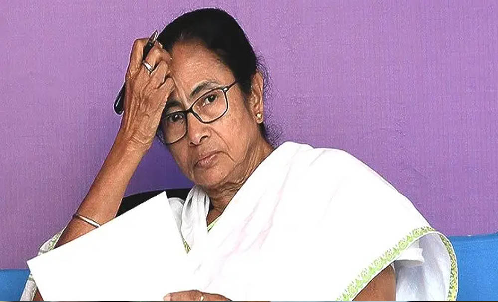 TMC पर बड़ी कार्रवाई, पार्टी के 3 बैंक खाते फ्रीज, जेट और हेलीकॉप्टर खरीद केस में बढ़ी मुश्किलें TMC पर बड़ी कार्रवाई, पार्टी के 3 बैंक खाते फ्रीज, जेट और हेलीकॉप्टर खरीद केस में बढ़ी मुश्किलें