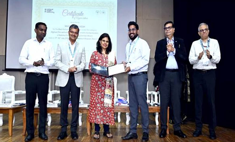 मध्यप्रदेश ने बढ़ाया प्रदेश का गौरव, आयुष्मान भारत योजना में मिला राष्ट्रीय सम्मान मध्यप्रदेश ने बढ़ाया प्रदेश का गौरव, आयुष्मान भारत योजना में मिला राष्ट्रीय सम्मान