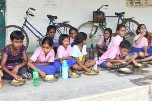 मध्याह्न भोजन राशि आवंटन बदलेगा, स्कूलों को जल्द मिलेगी नई व्यवस्था