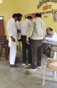 इमिलिया पंचायत जांच में शिकायतकर्ताओं को नहीं बुलाने पर ग्रामीणों ने जताई नाराजगी
