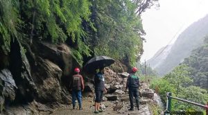 केदारनाथ पैदल मार्ग बंद, गोरीकुंड के पास भूस्खलन से रुकी यात्रा; सभी यात्री सुरक्षित