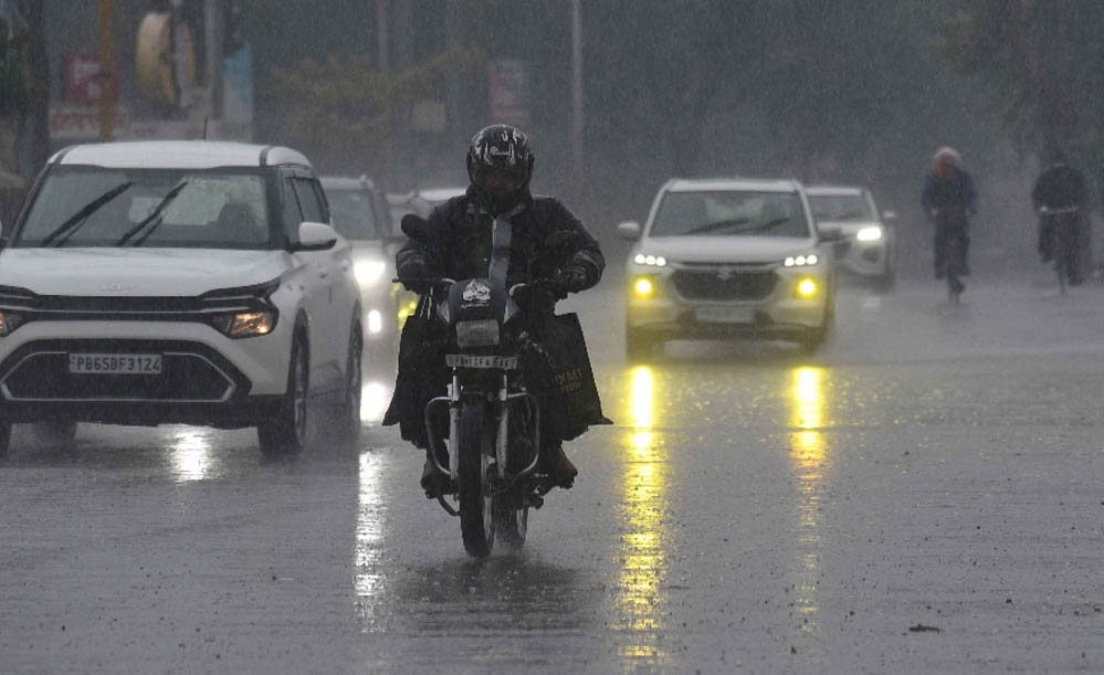 मूसलाधार बारिश से पंजाब बेहाल, अमृतसर की हैरिटेज स्ट्रीट जलमग्न, 27 से और बिगड़ सकता है मौसम