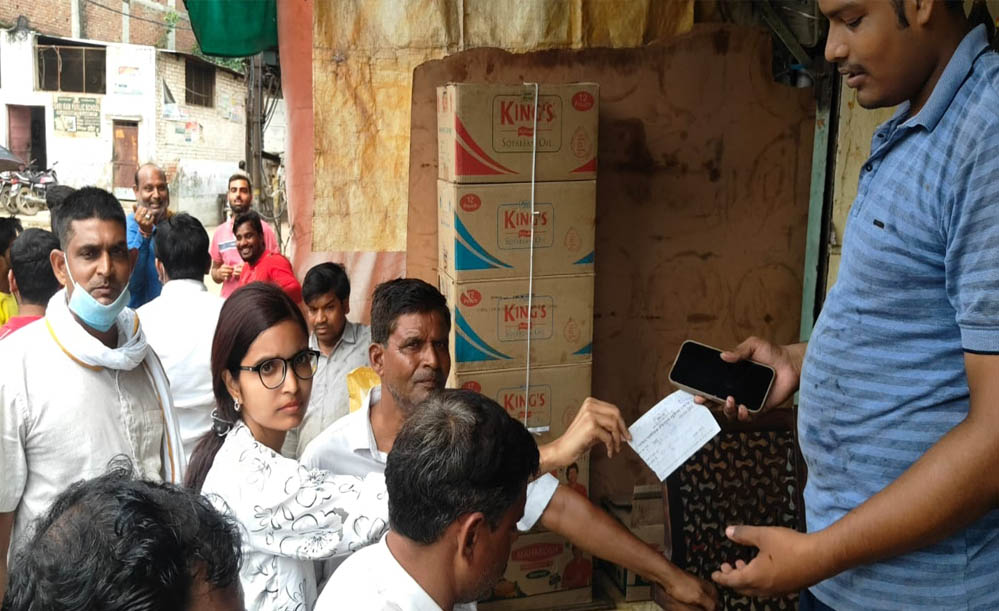 मुरैना की पुरानी सब्जी मंडी में नगर निगम का बड़ा एक्शन, अतिक्रमण हटाया, दुकानदारों के कटे चालान मुरैना की पुरानी सब्जी मंडी में नगर निगम का बड़ा एक्शन, अतिक्रमण हटाया, दुकानदारों के कटे चालान