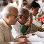 Senior Citizens Update: पेंशन पाने वालों को राहत, मुफ्त इलाज कार्ड के लिए खत्म हुई अलग आवेदन की झंझट