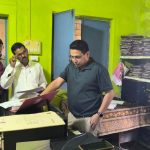 कलेक्टर ने धनगवां सहकारी समिति का किया निरीक्षण कलेक्टर ने धनगवां सहकारी समिति का किया निरीक्षण