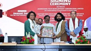 झारखंड के फिल्मकारों की उपलब्धियों पर सीएम हेमंत सोरेन ने जताया गर्व झारखंड के फिल्मकारों की उपलब्धियों पर सीएम हेमंत सोरेन ने जताया गर्व