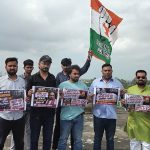 Bhopal Protest: पानी की टंकी पर चढ़े युवा कांग्रेस नेता, अमित शाह के इस्तीफे की मांग से मचा हंगामा
