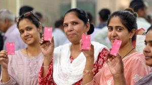 एक कार्ड, कई फायदे! Pink Saheli Smart Card से बस-मेट्रो का सफर और डेबिट कार्ड जैसी पेमेंट दोनों संभव