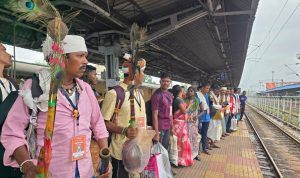 बदलते बस्तर की नई तस्वीर लेकर दिल्ली रवाना हुआ प्रतिनिधिमंडल, विकास मॉडल का देगा संदेश