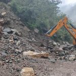 Uttarakhand Weather Alert: मूसलाधार बारिश और लैंडस्लाइड से हालात बिगड़े, 140 सड़कें ठप