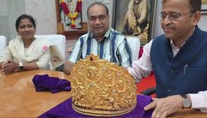 शिरडी में साईं बाबा को मिला 1 करोड़ का सोने का मुकुट, गुरु पूर्णिमा पर भक्त ने चढ़ाया खास तोहफा
