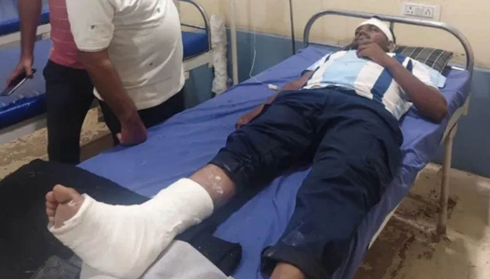 राजगढ़ में दबिश के दौरान बवाल, यूपी-एमपी पुलिस पर बरसे पत्थर; तीन पुलिसकर्मी घायल