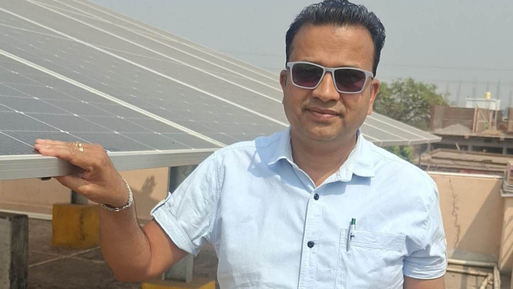 प्रधानमंत्री सूर्य घर योजना से राजनांदगांव का साहू परिवार बना ऊर्जा आत्मनिर्भर, बिजली बिल से मिली राहत प्रधानमंत्री सूर्य घर योजना से राजनांदगांव का साहू परिवार बना ऊर्जा आत्मनिर्भर, बिजली बिल से मिली राहत