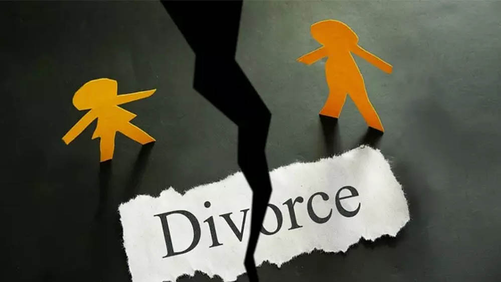 पति ने तलाक के साथ भेजीं पत्नी की प्राइवेट तस्वीरें, हाई कोर्ट की टिप्पणी से छिड़ी बहस