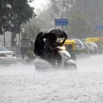 मध्य प्रदेश में मानसून का कहर, शुक्रवार-शनिवार को भारी बारिश का रेड अलर्ट; जानें प्रभावित जिले मध्य प्रदेश में मानसून का कहर, शुक्रवार-शनिवार को भारी बारिश का रेड अलर्ट; जानें प्रभावित जिले