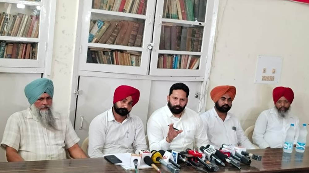 पंजाब में PUNBUS कर्मचारियों का बड़ा ऐलान, रेगुलर करने की मांग पूरी न हुई तो विधानसभा के बाहर होगा प्रदर्शन पंजाब में PUNBUS कर्मचारियों का बड़ा ऐलान, रेगुलर करने की मांग पूरी न हुई तो विधानसभा के बाहर होगा प्रदर्शन
