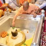 श्रावण मास के प्रथम दिन CM योगी ने किए बाबा विश्वनाथ और काल भैरव के दर्शन, प्रदेशवासियों की सुख-समृद्धि की कामना